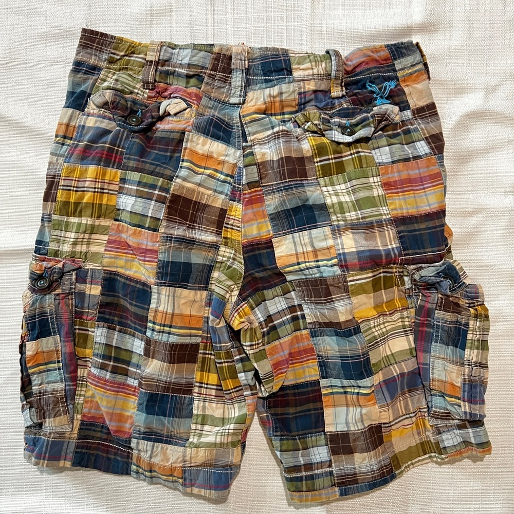 American Eagle Outfitters Vintage Colorful Plaid Cargo Multi-Pocket Shorts Sz 38 - Picture 2 of 11